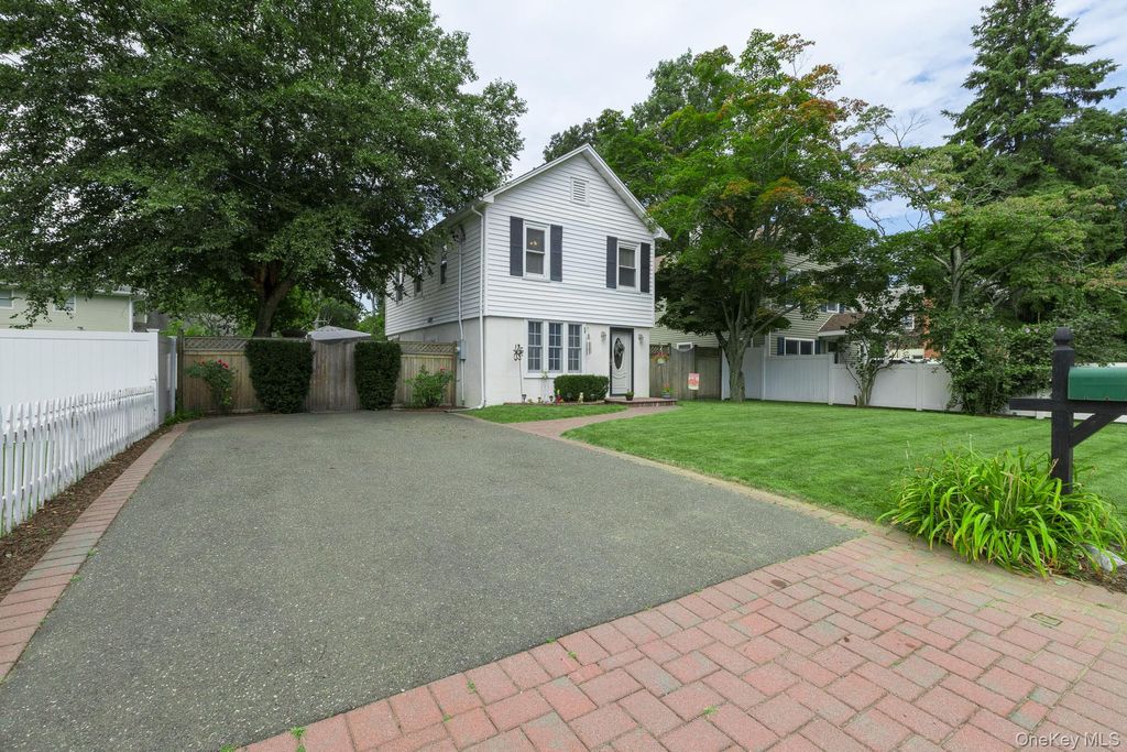 314 6th Avenue, Saint James, NY 11780 — photo 3