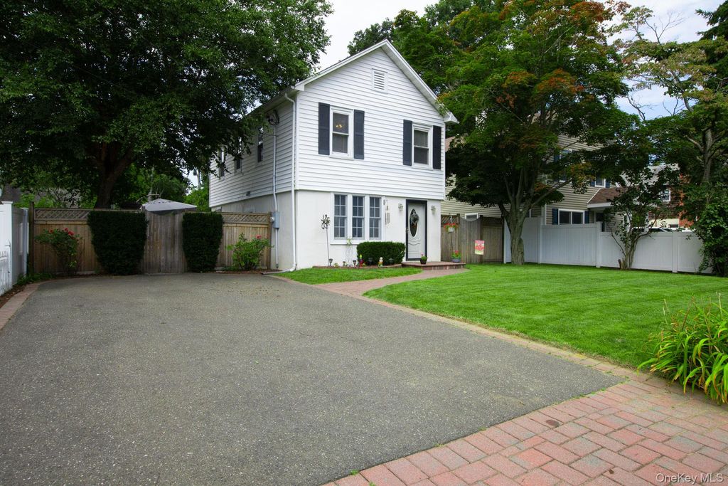 314 6th Avenue, Saint James, NY 11780 — photo 4