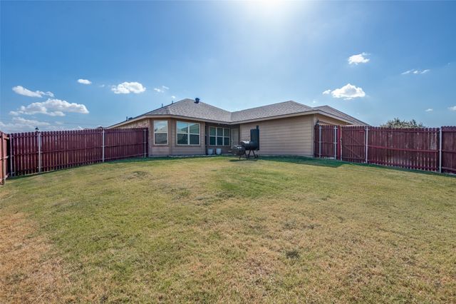 1929 Day Break Drive, Lancaster, TX 75146