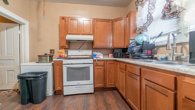 126 Dewey Street, Michigan City, IN 46360