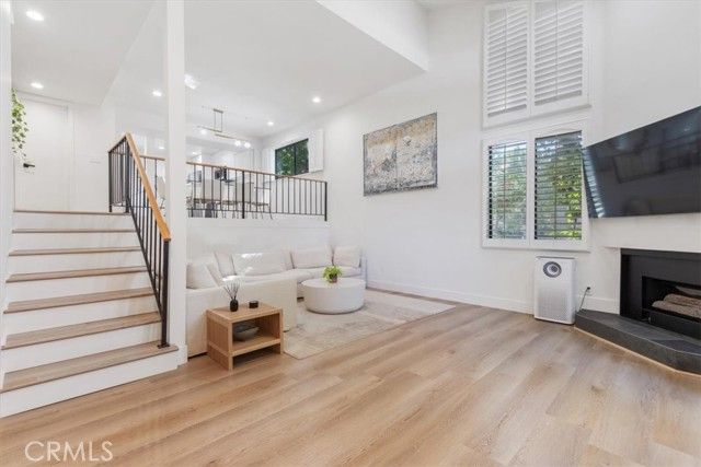 15133 Magnolia E, Sherman Oaks, CA 91403