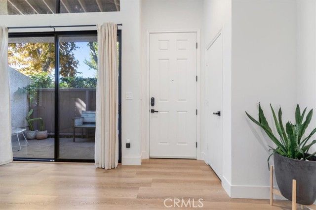 15133 Magnolia E, Sherman Oaks, CA 91403