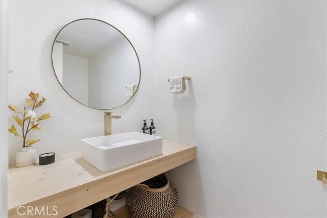 15133 Magnolia E, Sherman Oaks, CA 91403