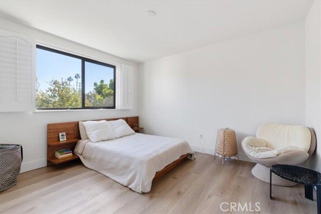 15133 Magnolia E, Sherman Oaks, CA 91403