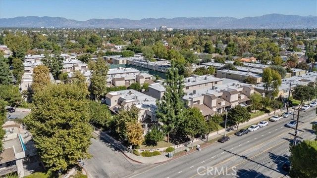 15133 Magnolia E, Sherman Oaks, CA 91403