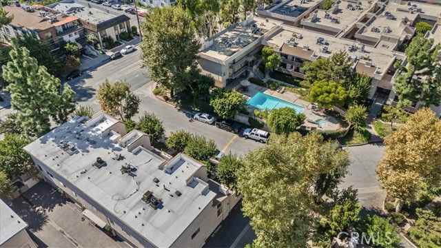 15133 Magnolia E, Sherman Oaks, CA 91403