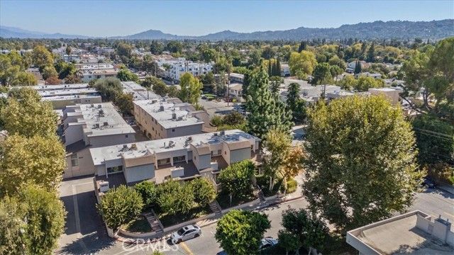 15133 Magnolia E, Sherman Oaks, CA 91403