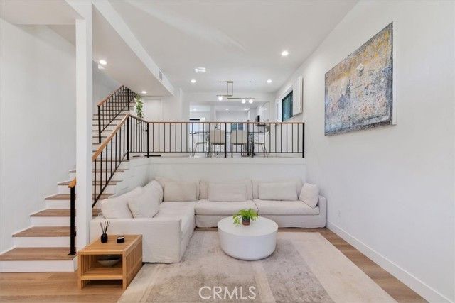 15133 Magnolia E, Sherman Oaks, CA 91403