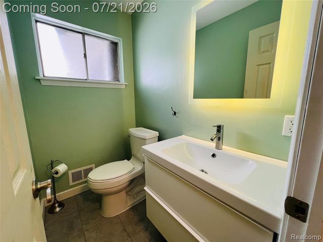 747 Jamaica Drive, Troy, MI 48083