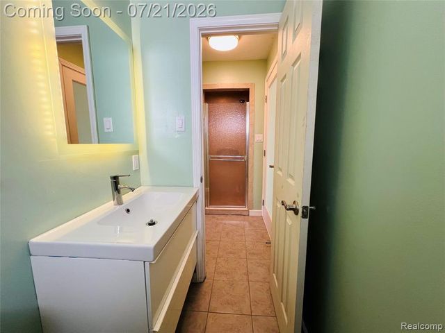 747 Jamaica Drive, Troy, MI 48083