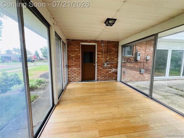 747 Jamaica Drive, Troy, MI 48083