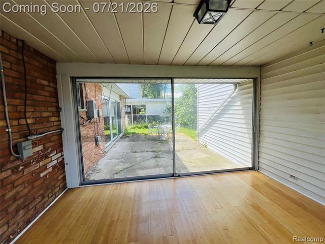747 Jamaica Drive, Troy, MI 48083