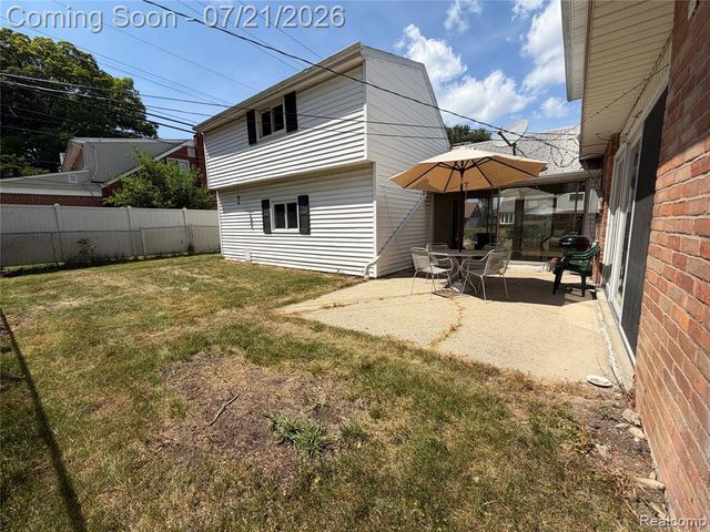 747 Jamaica Drive, Troy, MI 48083