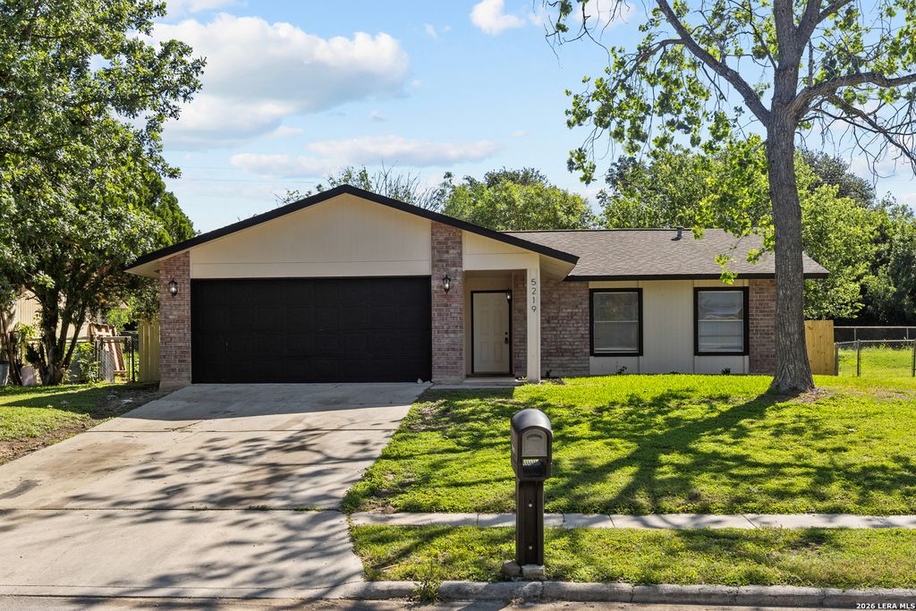 5219 Galacino St, San Antonio, TX 78247