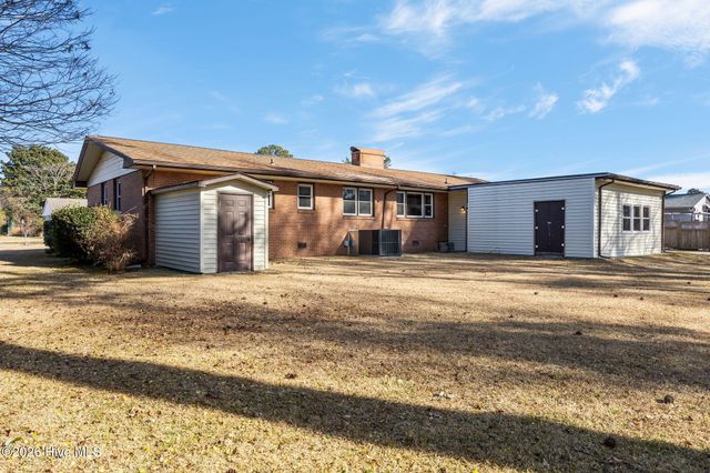 205 Fenton Place, Jacksonville, NC 28540