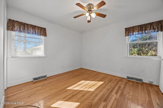 205 Fenton Place, Jacksonville, NC 28540