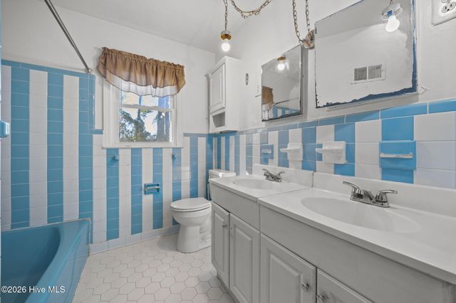 205 Fenton Place, Jacksonville, NC 28540