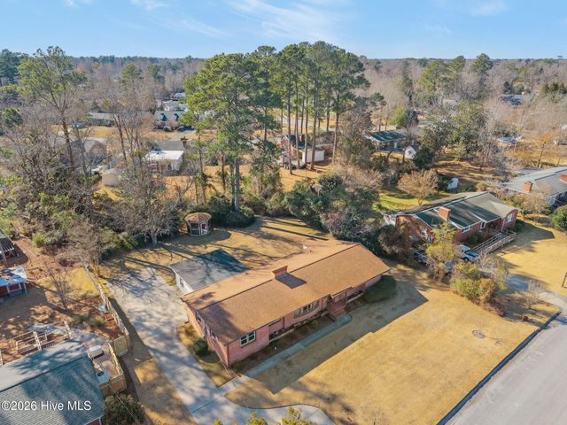 205 Fenton Place, Jacksonville, NC 28540