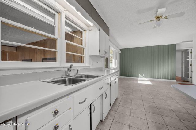 205 Fenton Place, Jacksonville, NC 28540