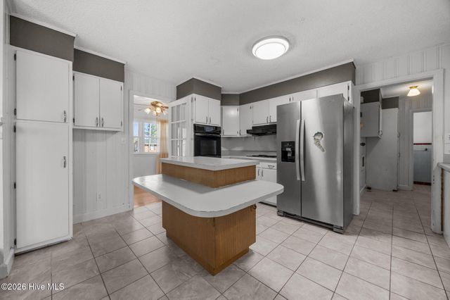 205 Fenton Place, Jacksonville, NC 28540