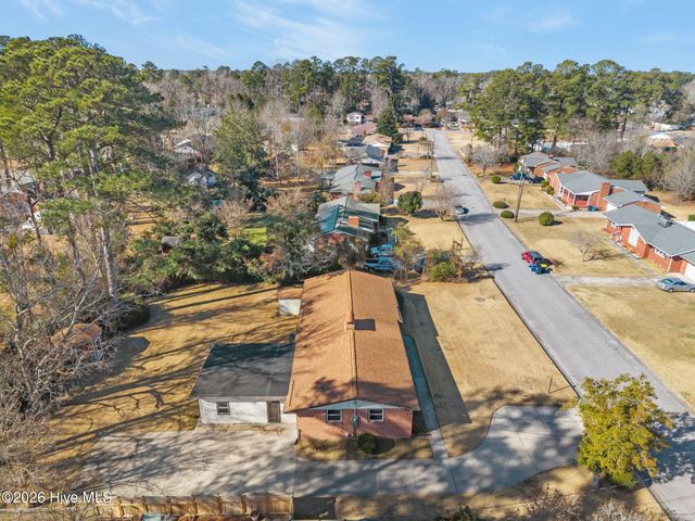 205 Fenton Place, Jacksonville, NC 28540