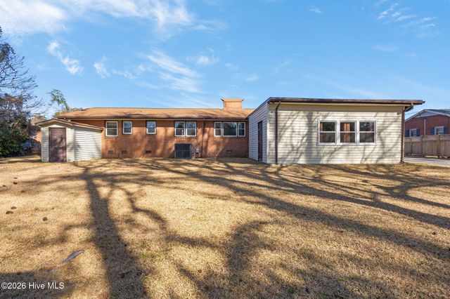 205 Fenton Place, Jacksonville, NC 28540