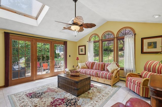 12 Heritage Drive, Woburn, MA 01801