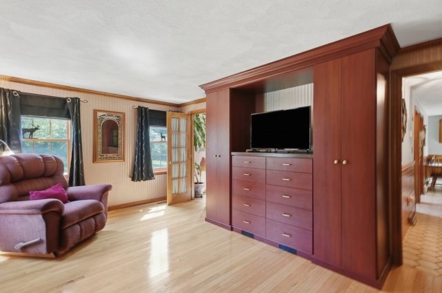 12 Heritage Drive, Woburn, MA 01801