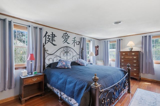 12 Heritage Drive, Woburn, MA 01801