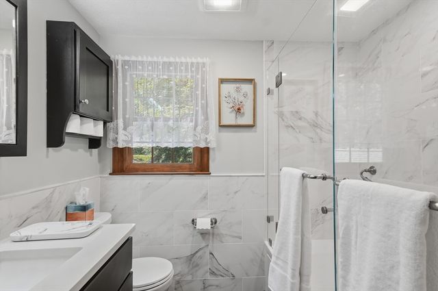 12 Heritage Drive, Woburn, MA 01801