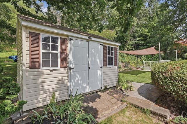 12 Heritage Drive, Woburn, MA 01801