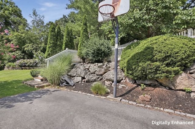 12 Heritage Drive, Woburn, MA 01801