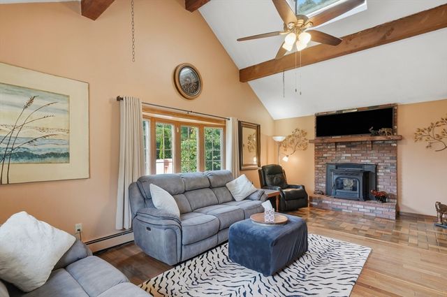 12 Heritage Drive, Woburn, MA 01801