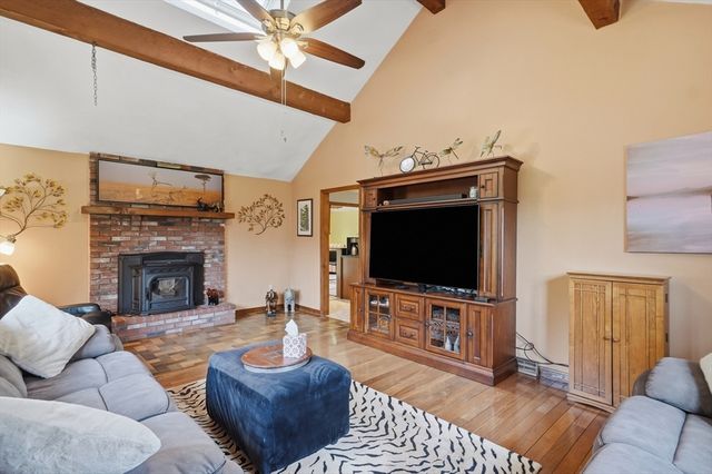 12 Heritage Drive, Woburn, MA 01801