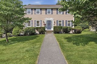 12 Heritage Drive, Woburn, MA 01801