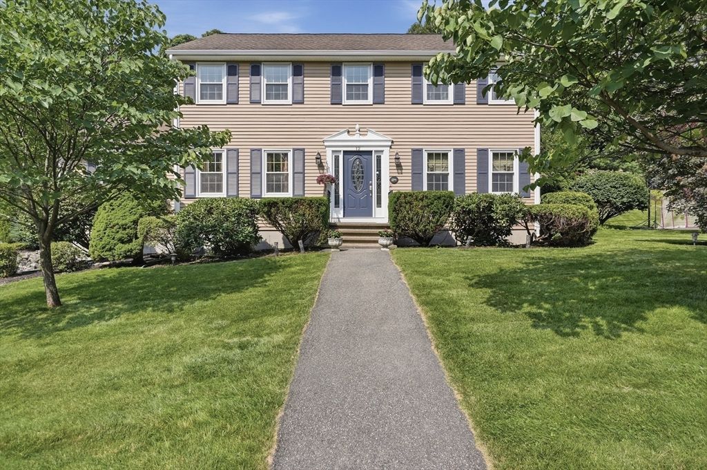 12 Heritage Drive, Woburn, MA 01801