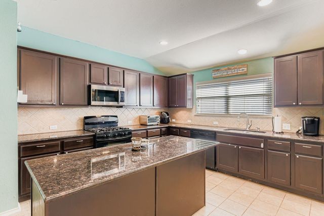 190 Mystic Shadow LN, Buda, TX 78610