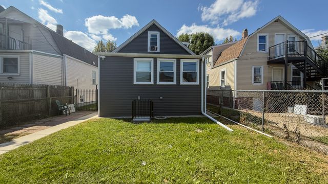 5735 S Fairfield Avenue, Chicago, IL 60629