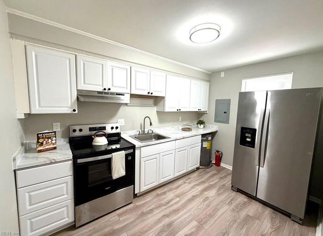 9626 10th View St Apt D, Norfolk, VA 23503