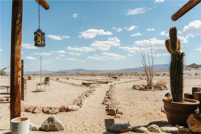 80277 Wikieup, 29 Palms, CA 92277