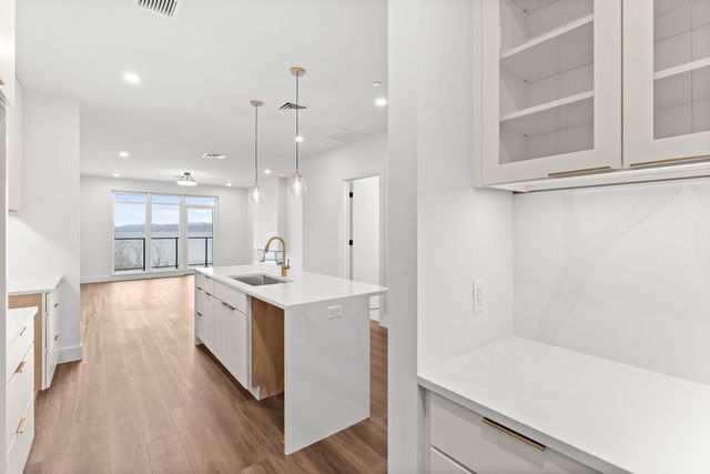 125 Cambrian Way Unit 605, Burlington, VT 05401