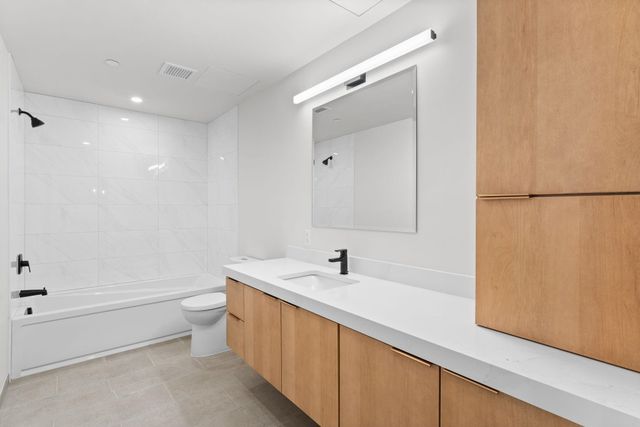 125 Cambrian Way Unit 605, Burlington, VT 05401