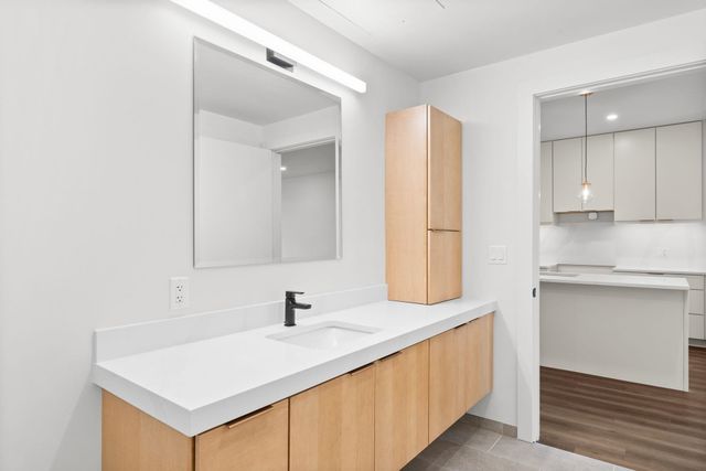 125 Cambrian Way Unit 605, Burlington, VT 05401