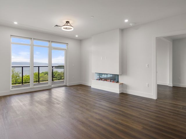 125 Cambrian Way Unit 605, Burlington, VT 05401