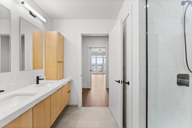 125 Cambrian Way Unit 605, Burlington, VT 05401