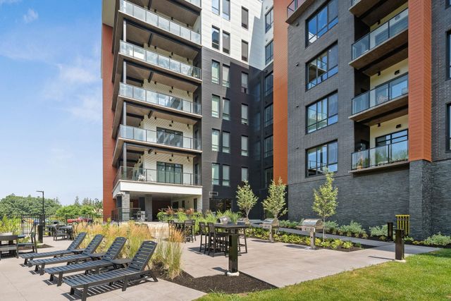 125 Cambrian Way Unit 605, Burlington, VT 05401