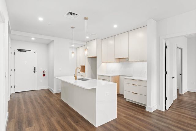 125 Cambrian Way Unit 605, Burlington, VT 05401