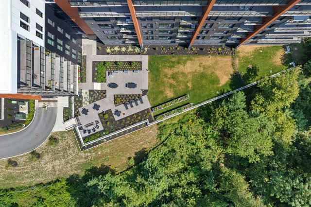 125 Cambrian Way Unit 605, Burlington, VT 05401