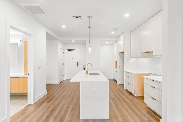 125 Cambrian Way Unit 605, Burlington, VT 05401