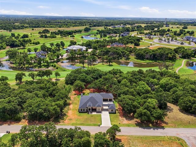 2319 Clubhouse Drive, Blanchard, OK 73010